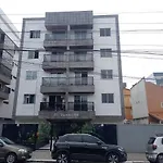 Prime Beach E Praia Do Forte A Pe E Polo Gourmet Com Carro No Estacionamento.