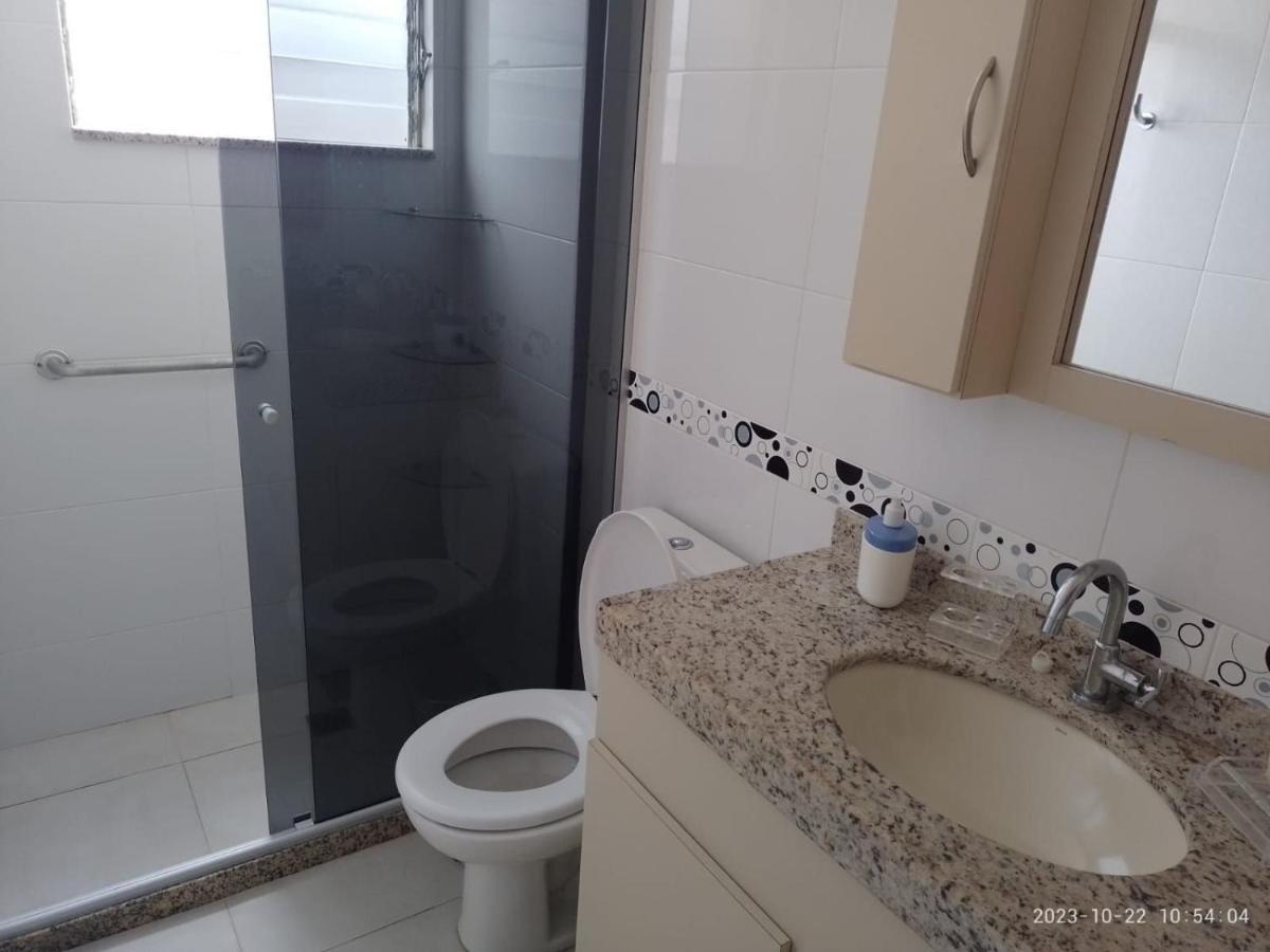 Prime E Do A Pe E Polo Gourmet Com Carro No Estacionamento. Apartamento Cabo Frío